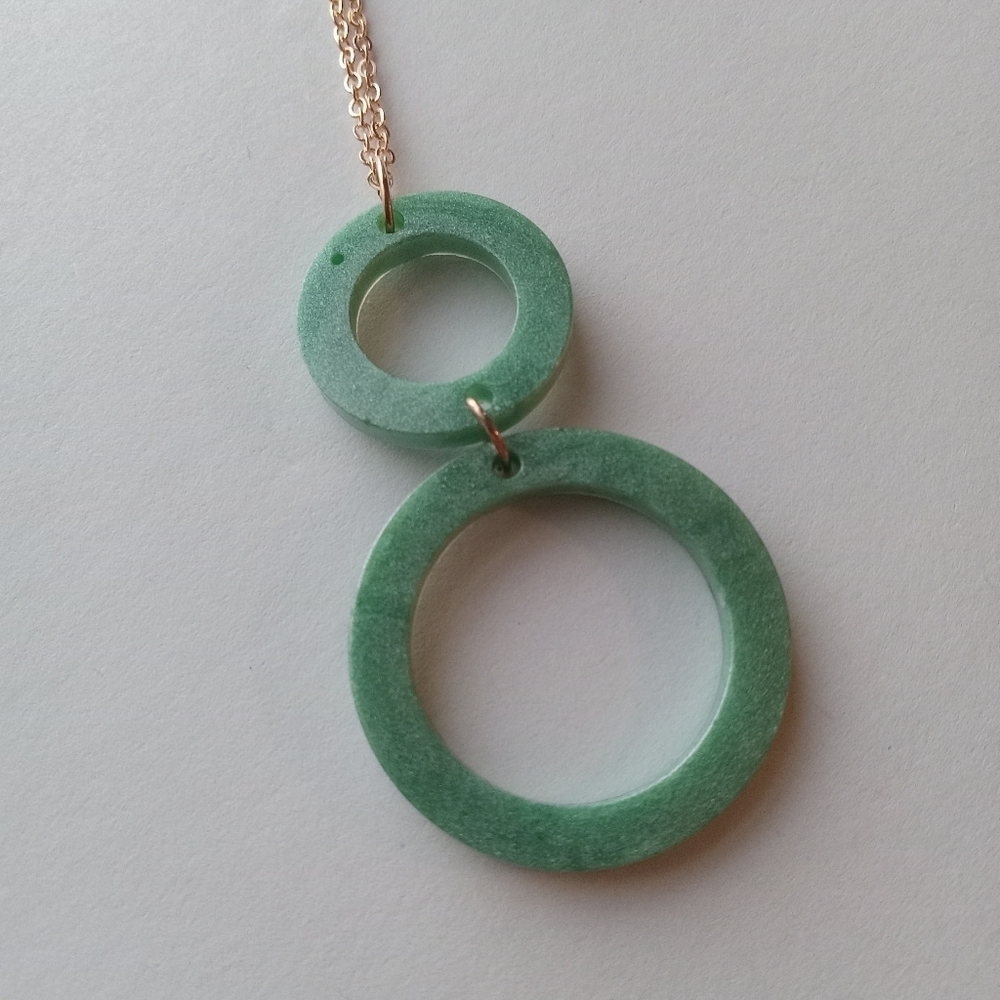 5/$50 2 circles green resin necklace - Picture 3 of 6